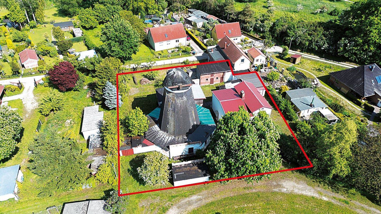 Wohnhaus mit denkmalgeschützter Holländerwindmühle 17098 Friedland, An der Kleinbahn 2, 17098 Friedland