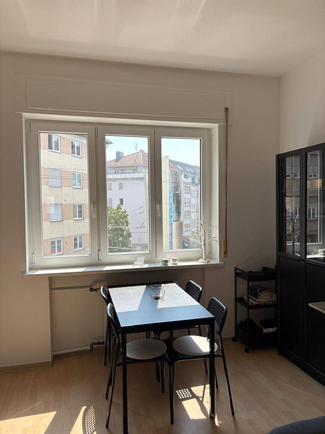 Voll möblierte 2-Zimmer-Wohnung mit Top-Ausstattung am Hölderlinplatz, 70193 Stuttgart (Nord West)