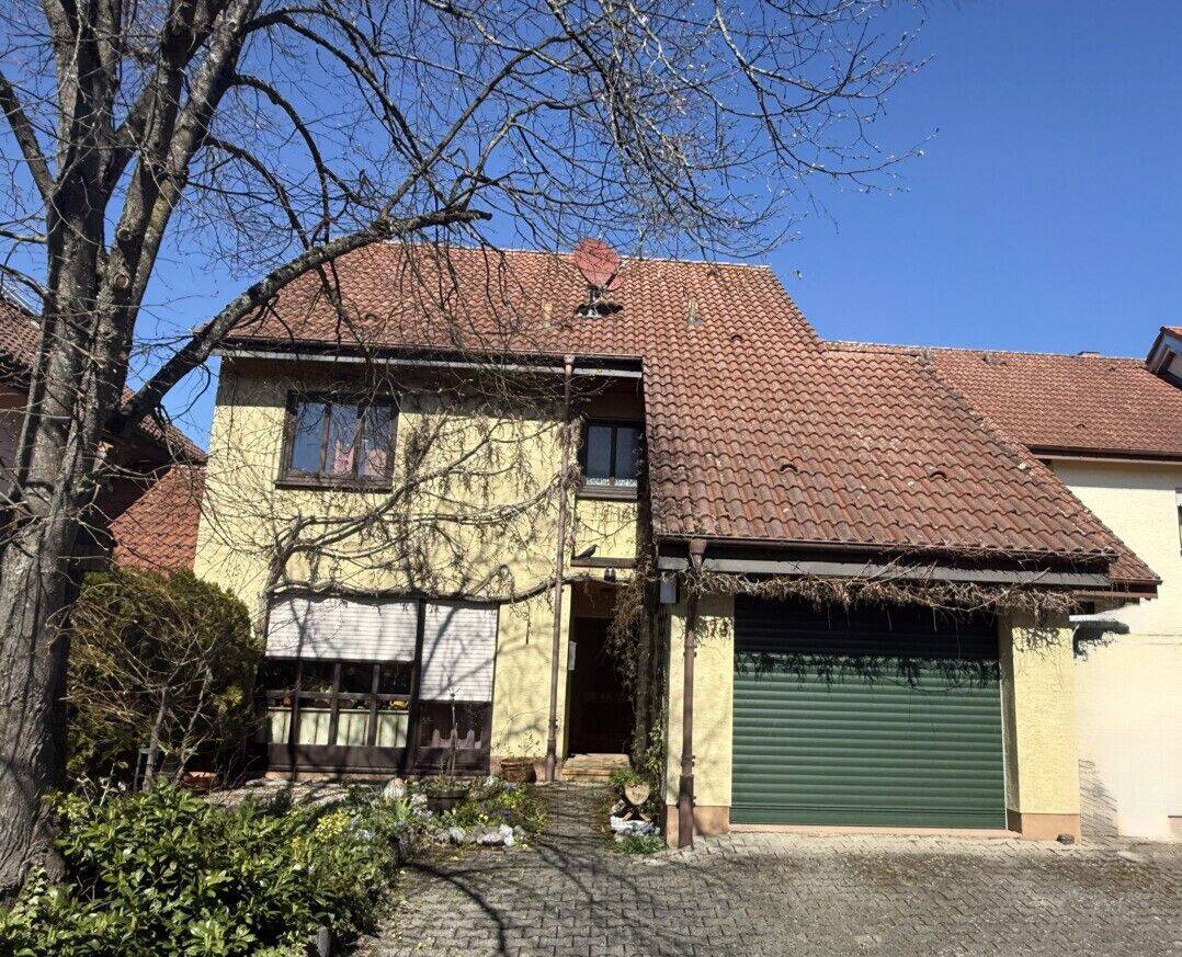 GERÄUMIGES EINFAMILIENHAUS MIT GARTEN UND GARAGE IN STADTNAHER LAGE, 74523 Schwäbisch Hall
