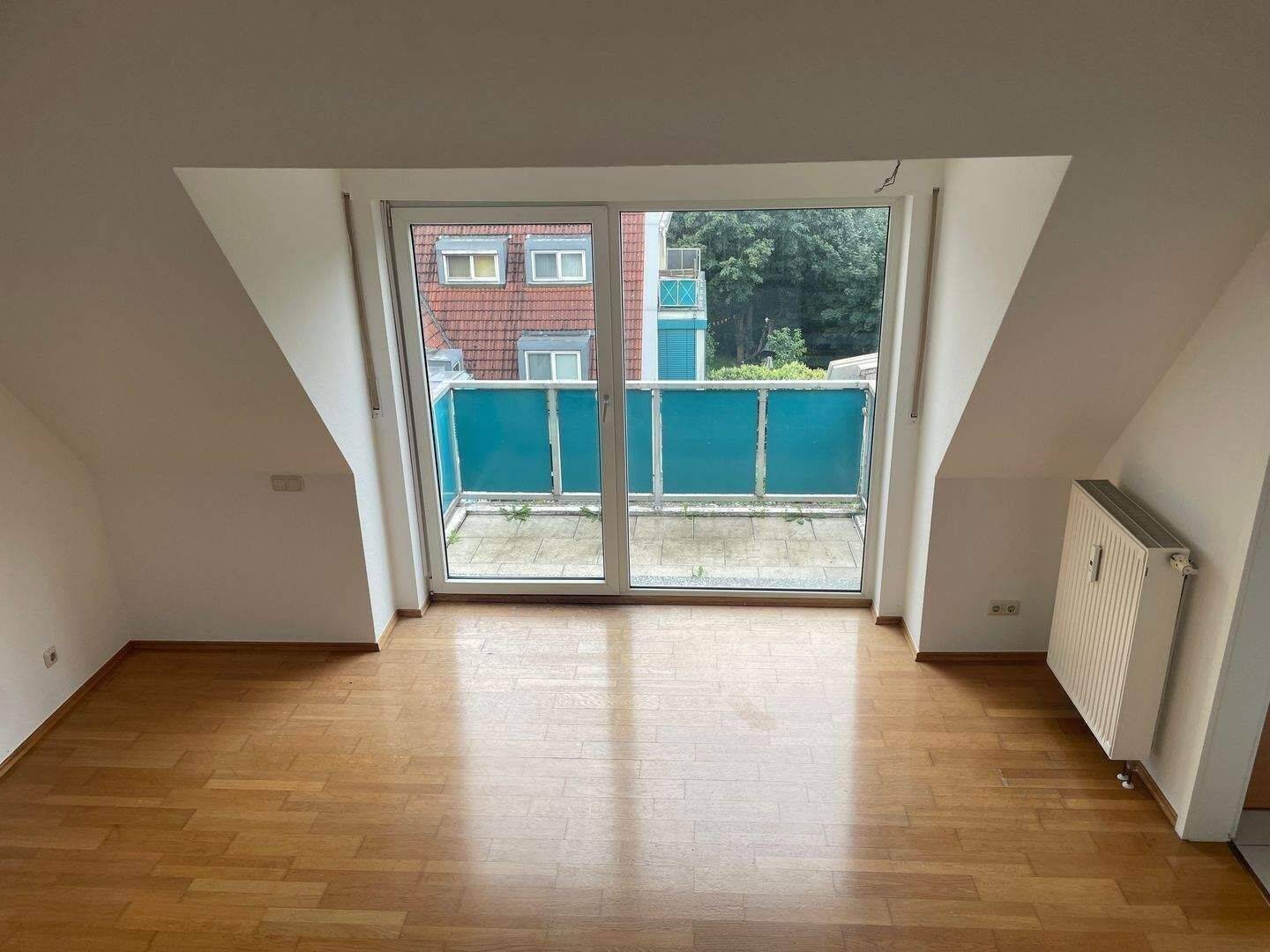 2,5-Zimmer-Galeriewohnung mit Balkon, Einbauküche und Tiefgaragenstellplatz, 90427 Nürnberg