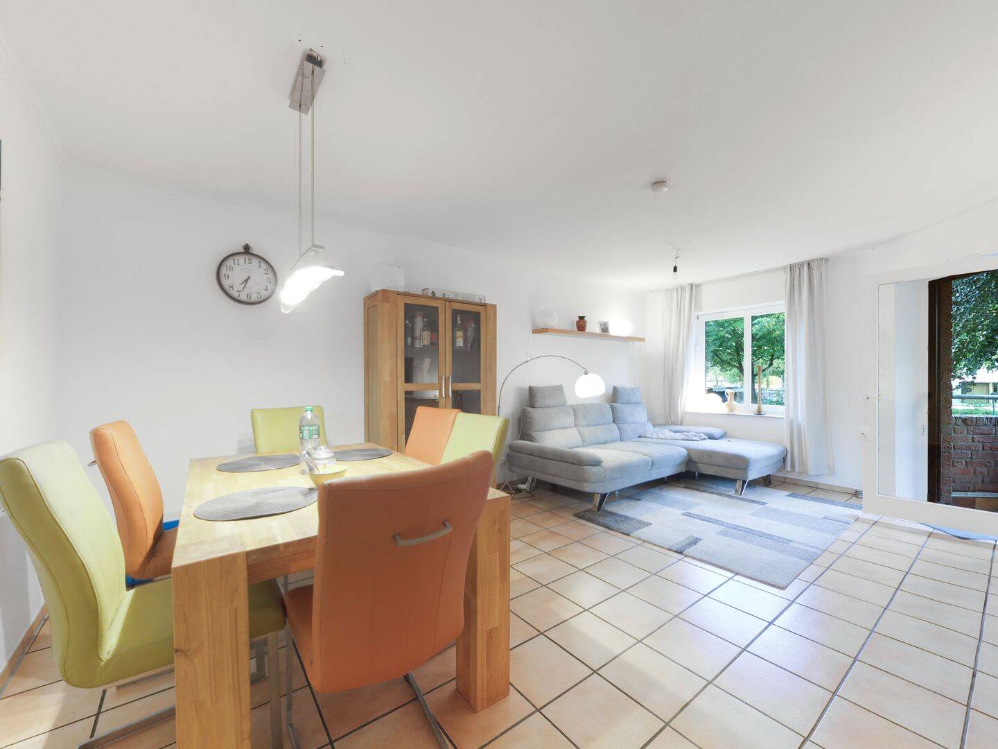 Komfortable Wohnung für max. 3 Personen * zwei Balkone * 1 Carport in ruhiger Lage, 47805 Krefeld (Dießem/Lehmheide Fischeln)