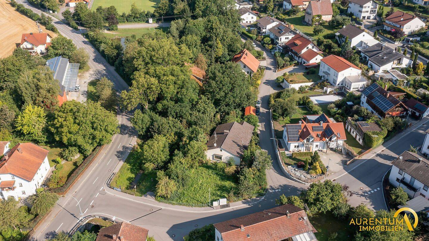 Rohdiamant – Bungalow auf einem großartigen Eckgrundstück, sofort frei – zu verkaufen!, 84051 Essenbach