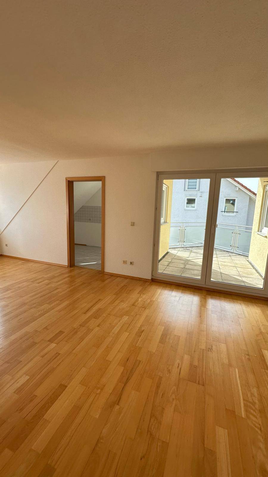 3,5 Zimmer Dachgeschosswohnung, 78247 Hilzingen
