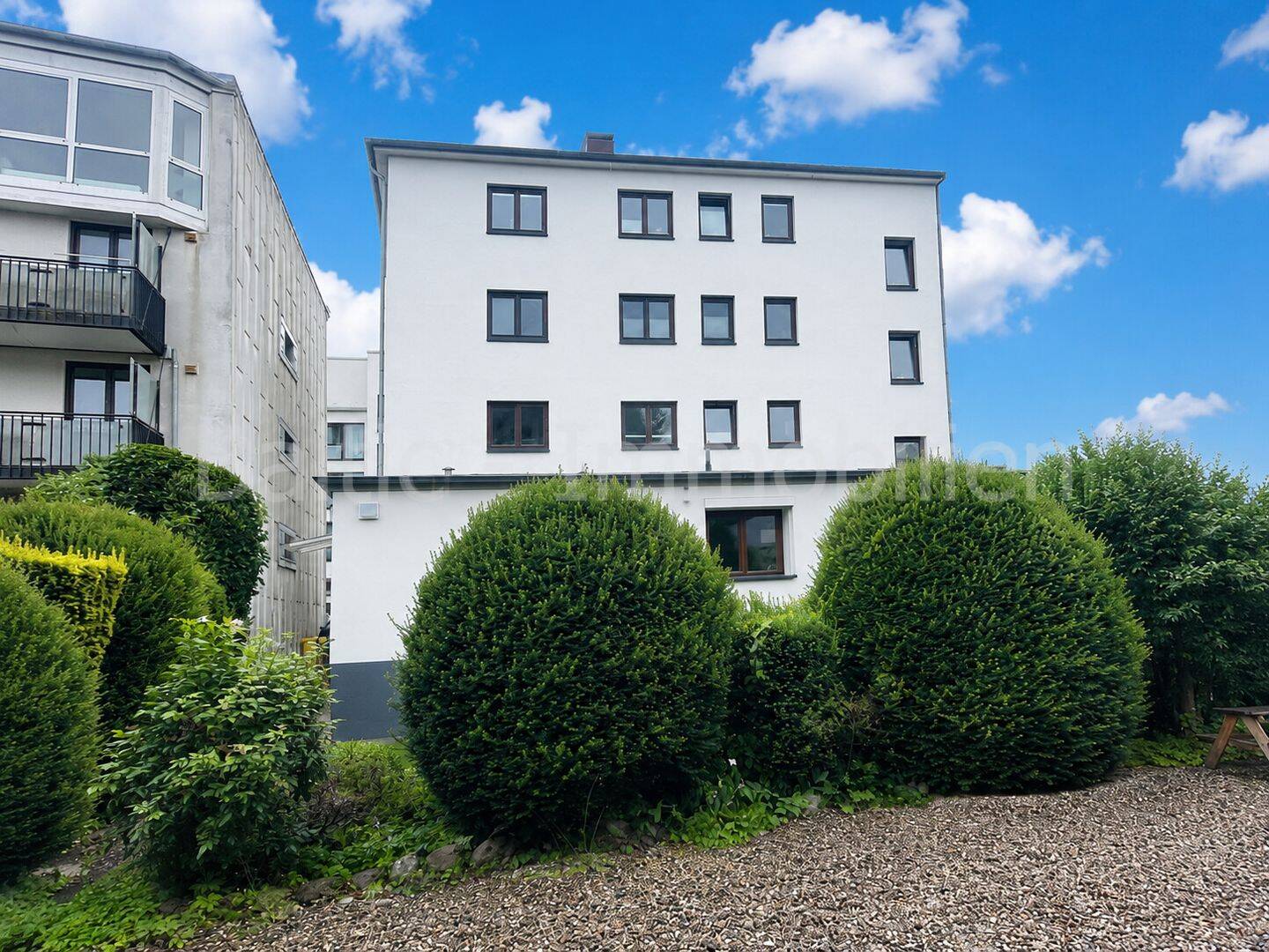 Schöne, komplett sanierte / renovierte Wohnung mit Gartenmitbenutzung !, 22041 Hamburg (Wandsbek Marienthal Tonndorf)