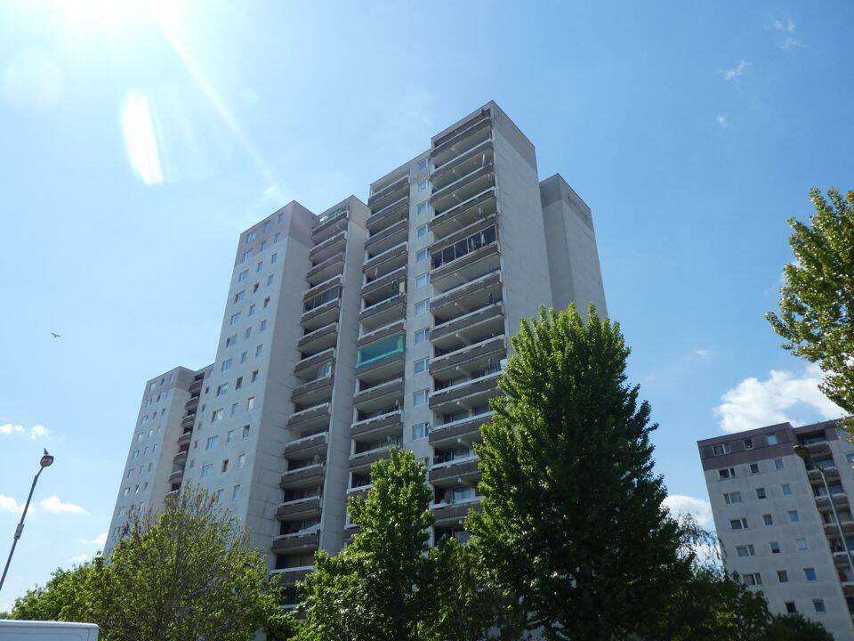 Neuer Glanz, neues Wohnen: Kernsanierte Wohnung mit Balkon und Tiefgaragenplatz!, 63128 Dietzenbach