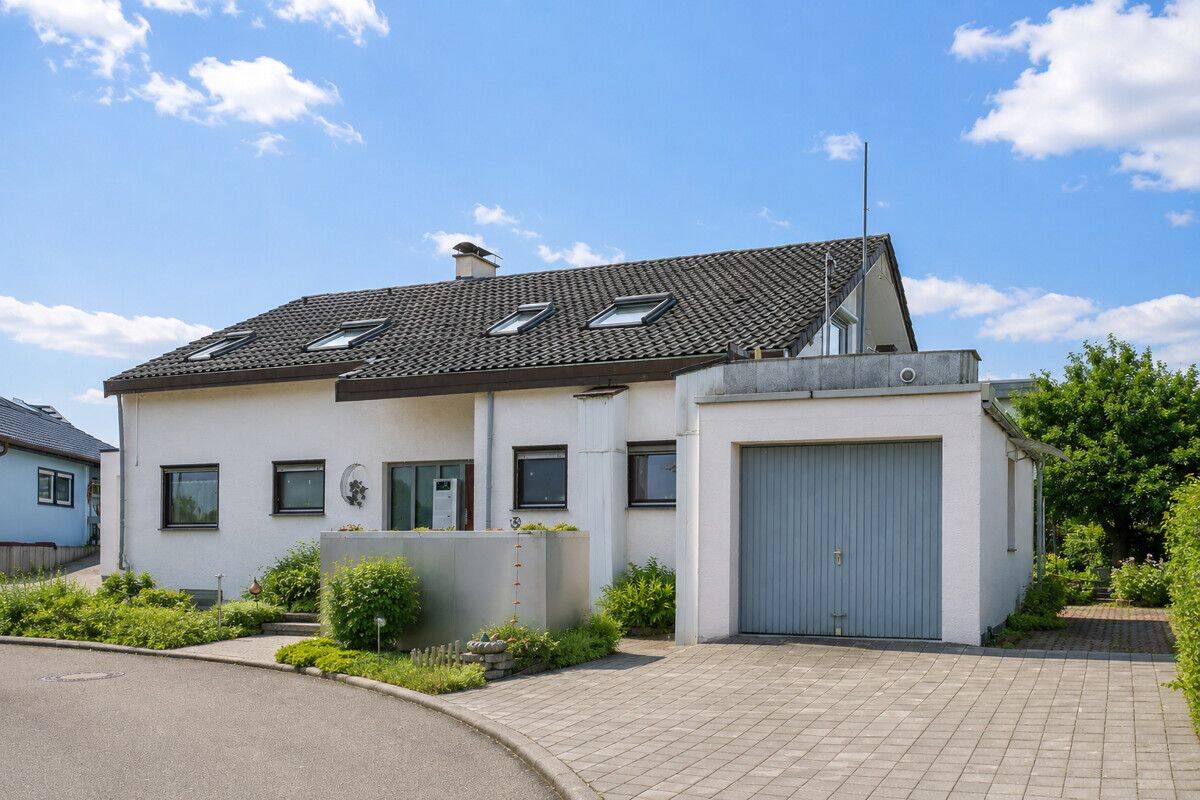Provisionsfrei – Familienfreundliches EFH + ELW in guter Wohnlage mit Sauna und sonniger Terrasse, 74372 Sersheim