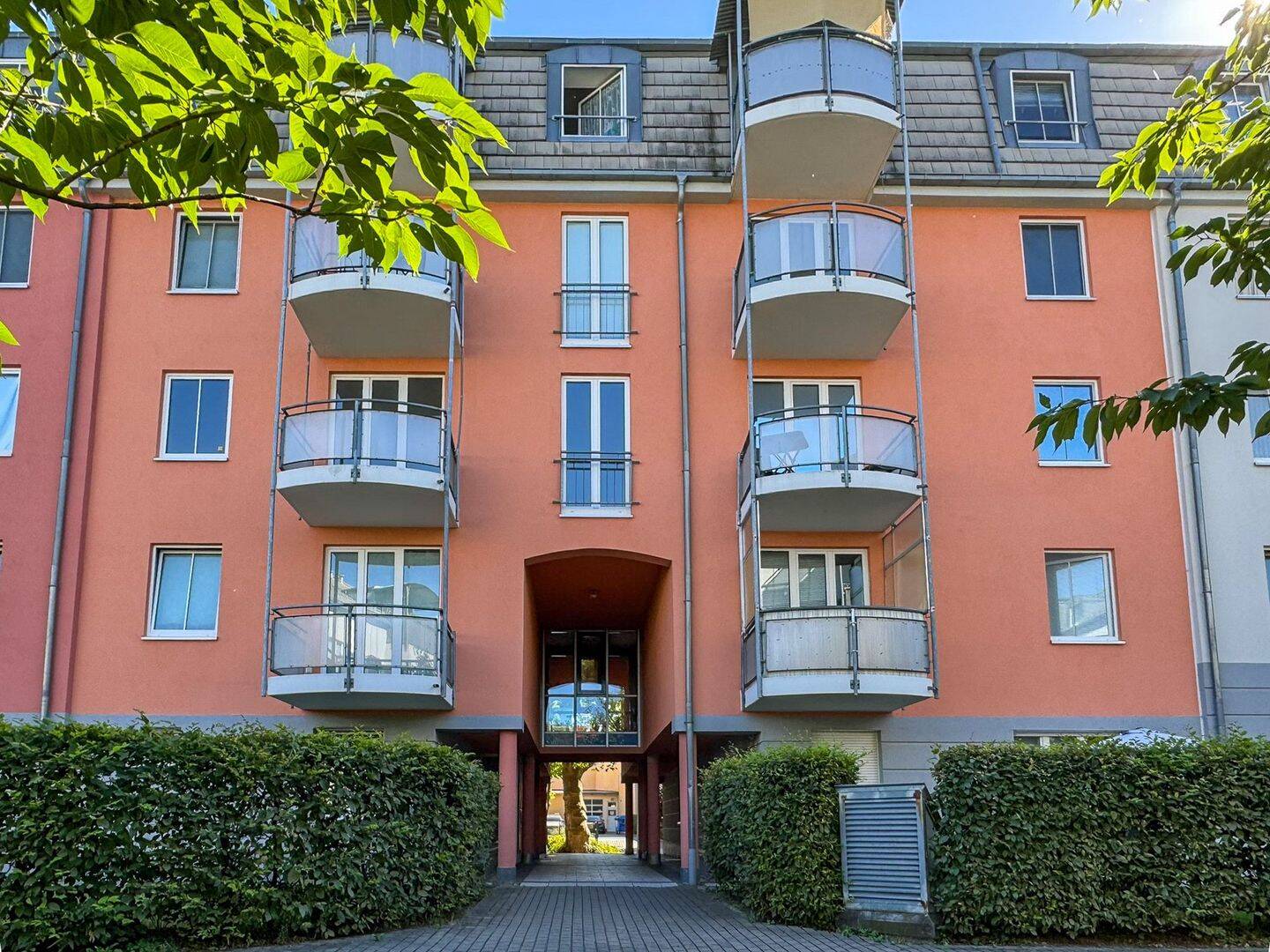 +++ Solide Anlage! – Eigentumswohnung mit Balkon am Fuße des Spargebirges +++, 1662 Meißen