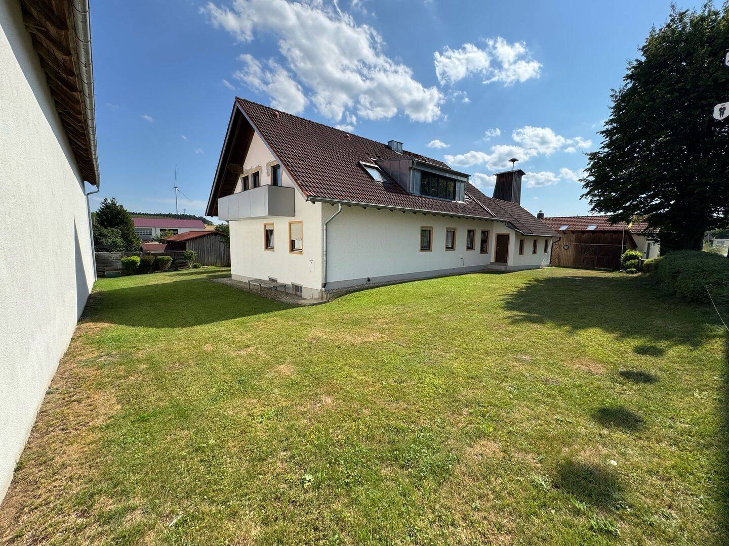 Wohntraum in der Hallertau – neuwertige Wohnung mit zwei Balkonen und eigenem Garten, 84072 Au i.d. Hallertau (Au)