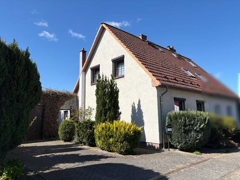 Charmante, hübsche Doppelhaushälfte in ruhiger, zentraler Lage auf ca. 487 m² Grundstück in Tribsees, 18465 Tribsees