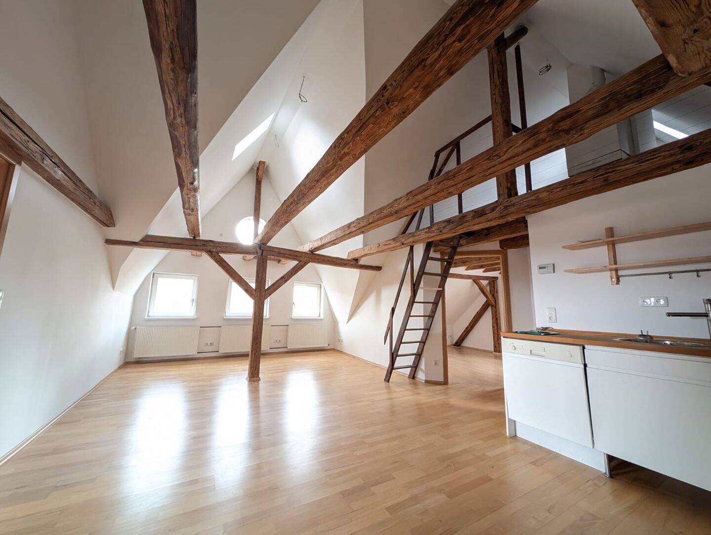 Schöne Galeriewohnung UNIKAT in Nürnberg Gostenhof, 90429 Nürnberg