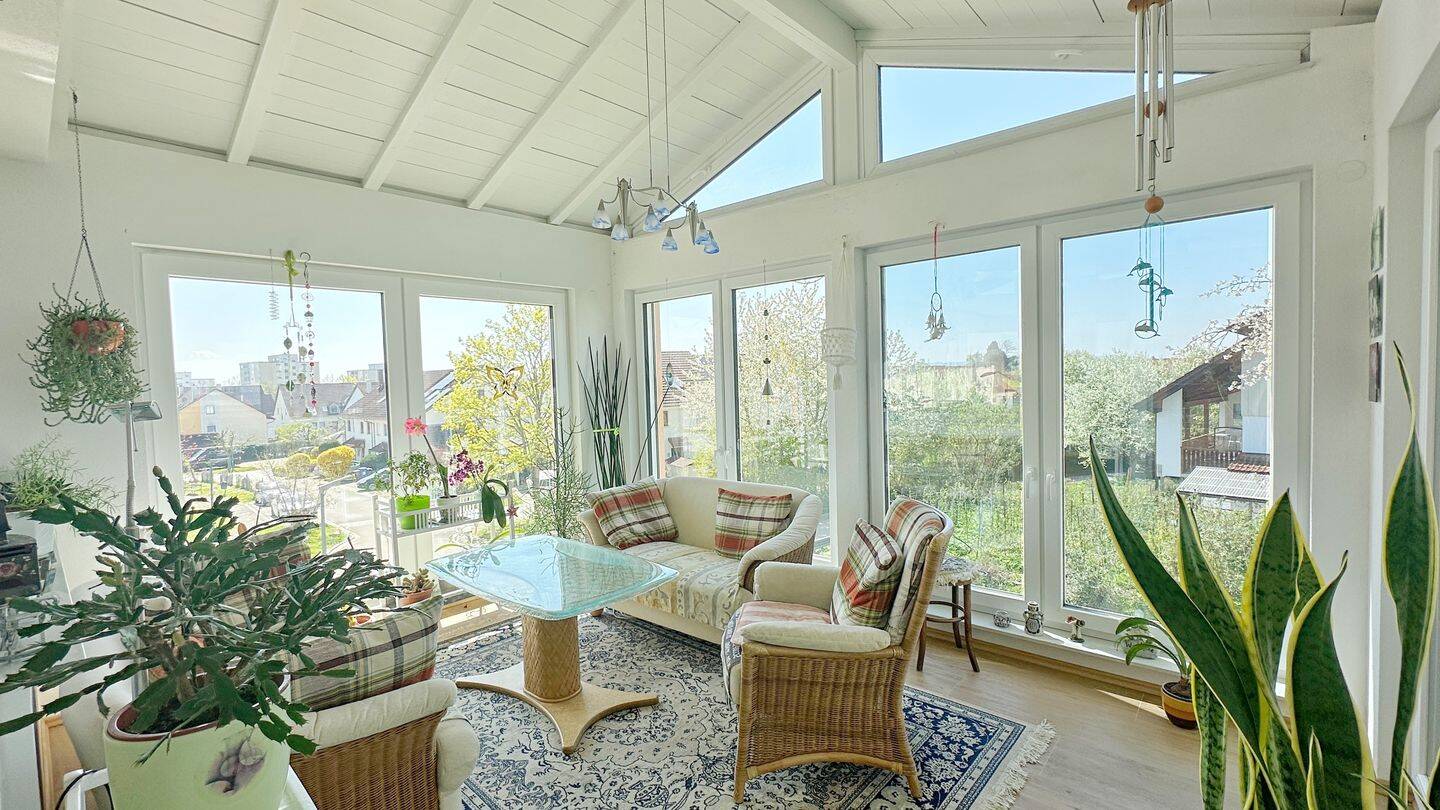 Großzügige, lichtdurchflutete Wohnung mit Wintergarten und hochwertiger Ausstattung, 88677 Markdorf