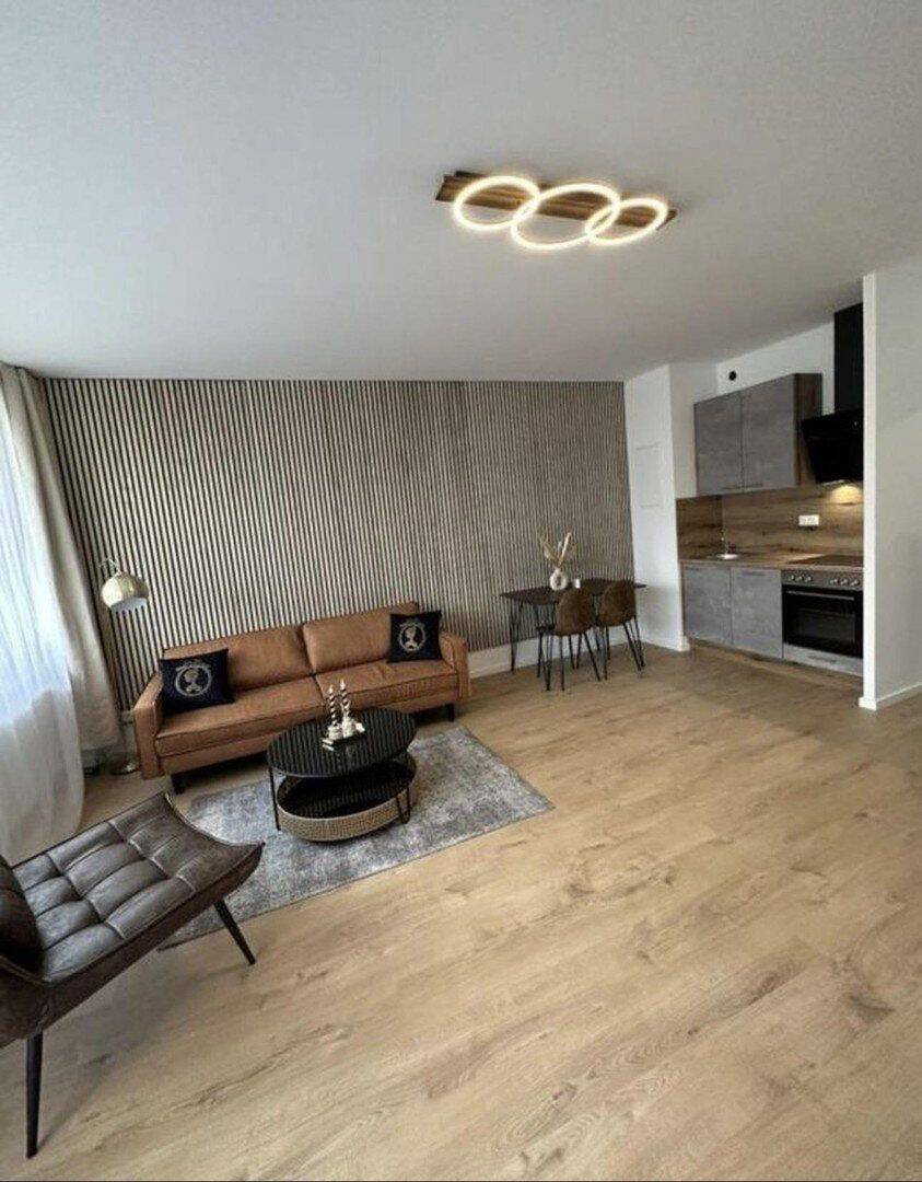 Helles, modern möbliertes Apartment mit Balkon, 81241 München (Aubing-Lochhausen-Langwied Pasing-Obermenzing)