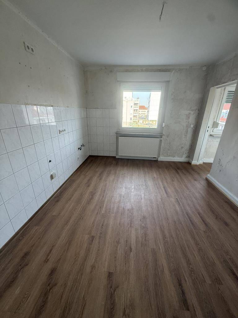 Schöne 3 ZKB-Wohnung mit kleinem Wintergarten im energetisch sanierten Haus in Homburg, Goethestraße 8, 66424 Homburg