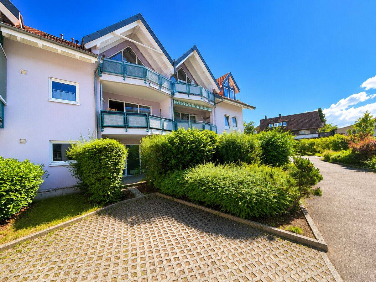 Bezugsfreie 3-Zimmer-Erdgeschosswohnung mit Terrasse und zwei Stellplätzen, 78073 Bad Dürrheim