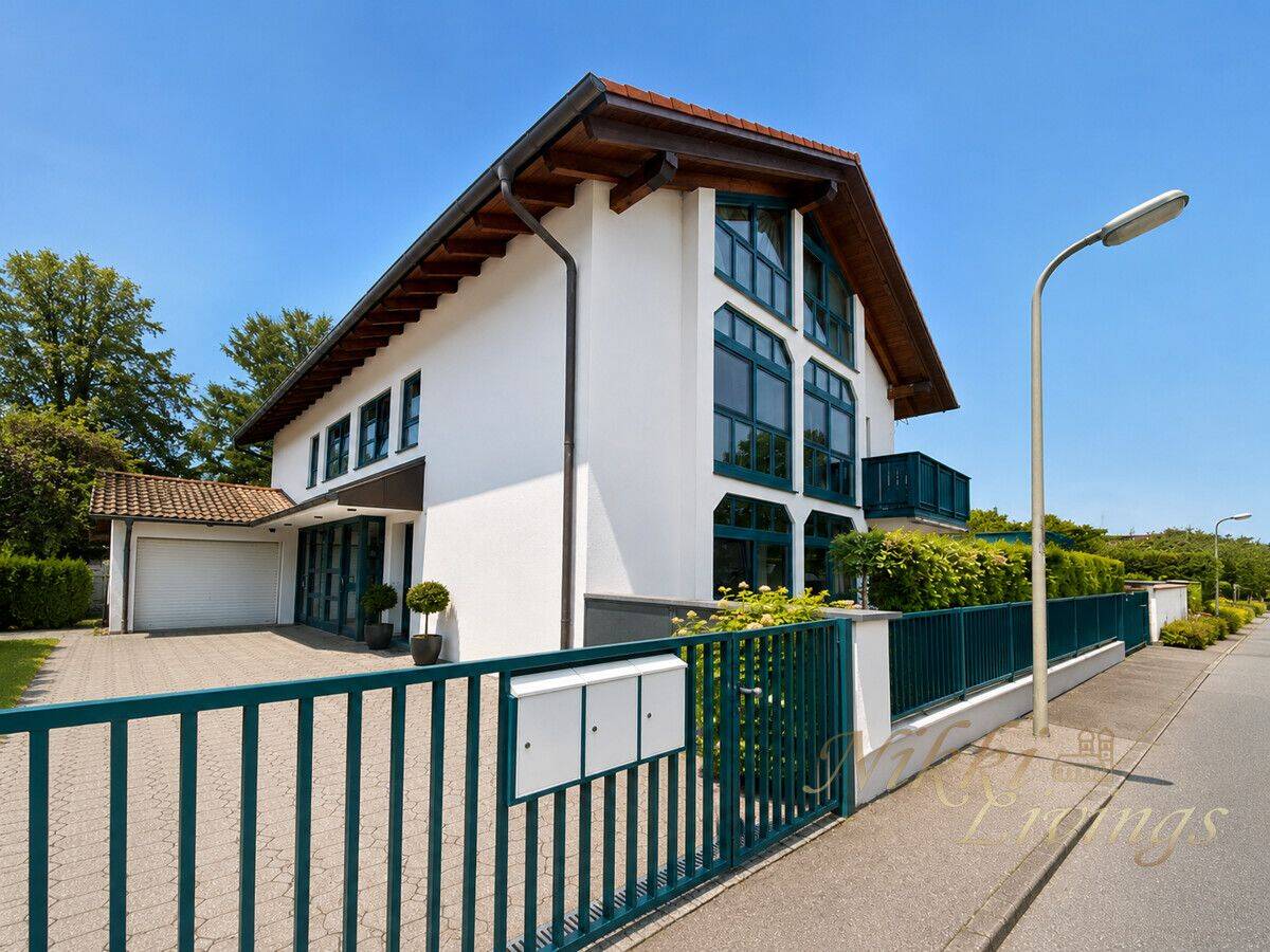 Mehrfamilienhaus in ruhiger Lage!, 81829 München (Berg am Laim Trudering-Riem)