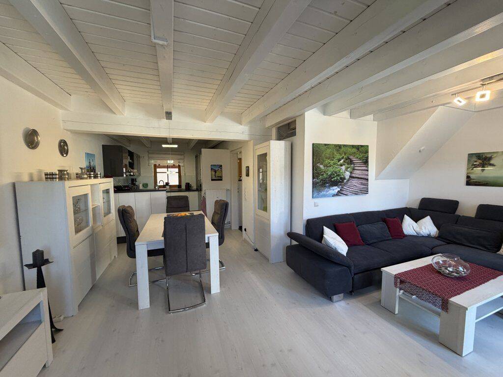 Großzügige 3,5 Zimmer- Maisonette mit kleinem Dachstudio  im Herzen von Kirchdorf an der Iller, 88457 Kirchdorf an der Iller