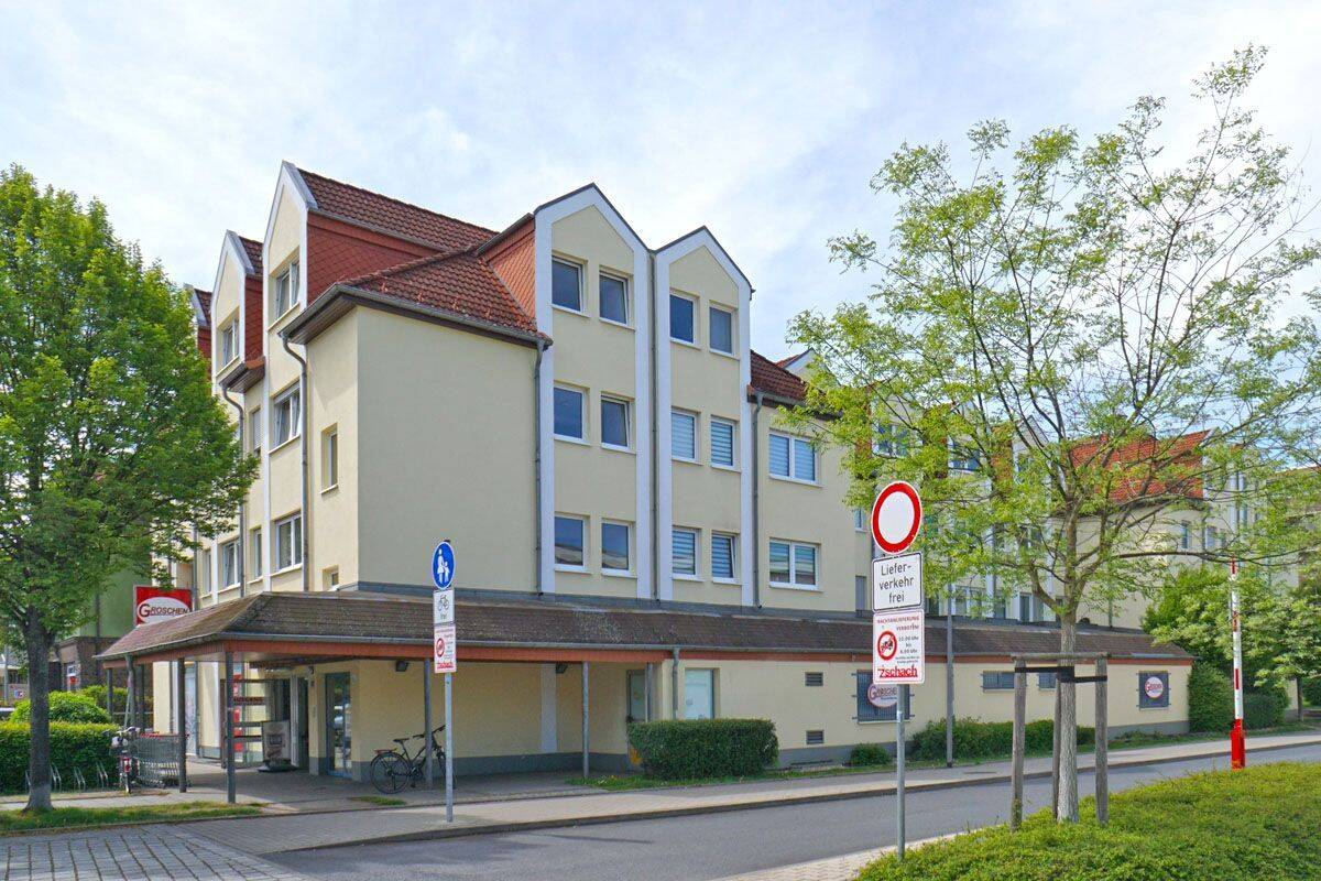 Großzschachwitz: Balkon + Wanne, 1259 Dresden (Großzschachwitz Kleinzschachwitz Leuben Lockwitz Niedersedlitz)