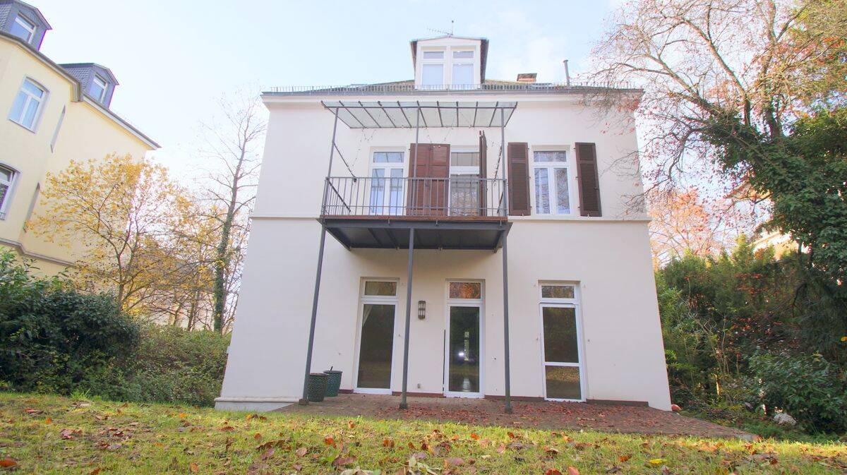 Modern meets artistic Art Nouveau – ca. 135m², 4 Room elegance that fulfills every wish!!!, 65189 Wiesbaden (Biebrich Wiesbaden)