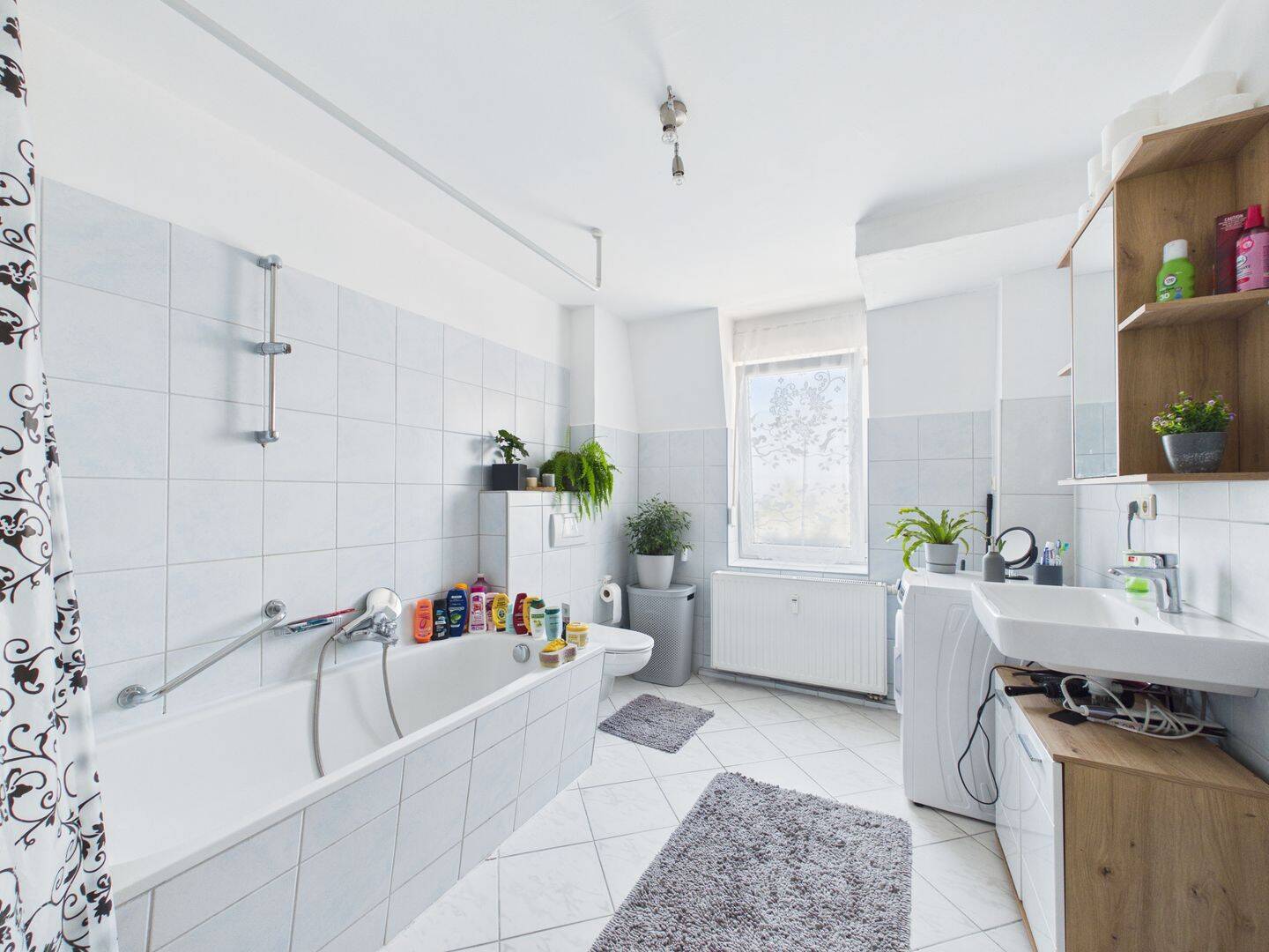 Topsanierte 2 Zimmer Wohnung auf 65 m² in Nürnberg mit EBK ohne Ablöse uvm.!, 90441 Nürnberg (Gibitzenhof Sandreuth Schweinau Werderau)
