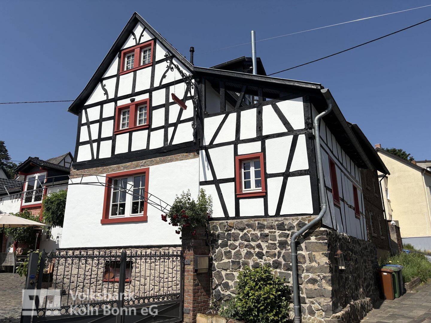Linz-Dattenberg-Traumhaftes Einfamilienhausdomizil mit exzellenter Ausstattung und viel Platz!, 53547 Dattenberg