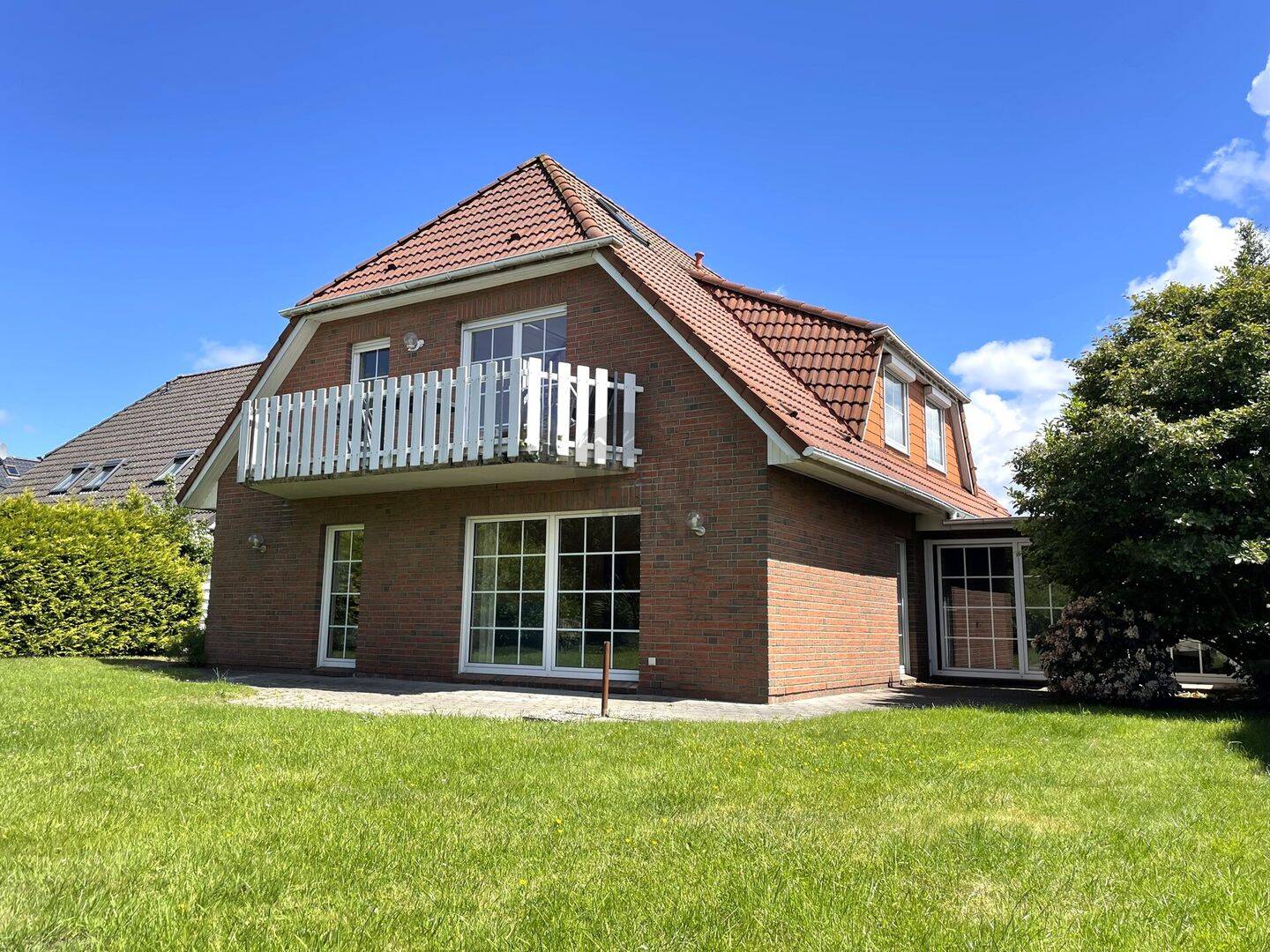 GROSSZÜGIGES ZWEIFAMILIENHAUS MIT PARKBLICK UND HÖCHSTEM WOHNKOMFORT – NICHT VERMIETET, 27474 Cuxhaven