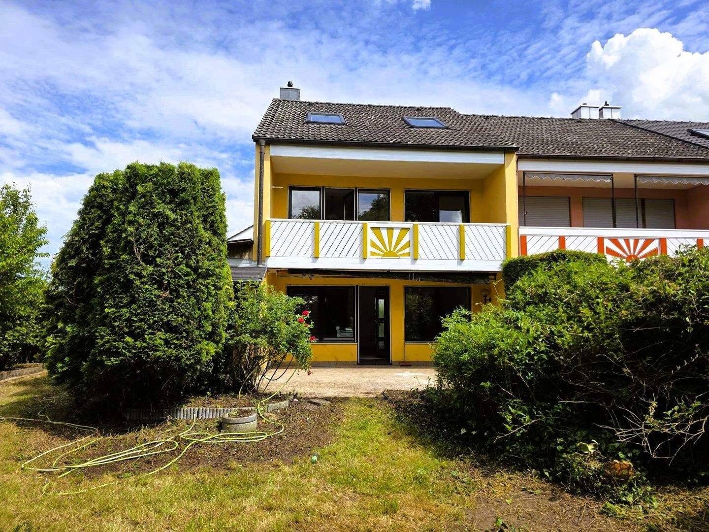 Geräumiges Reiheneckhaus mit tollem Garten, Terrasse und Garage in Königsbrunn, 86343 Königsbrunn