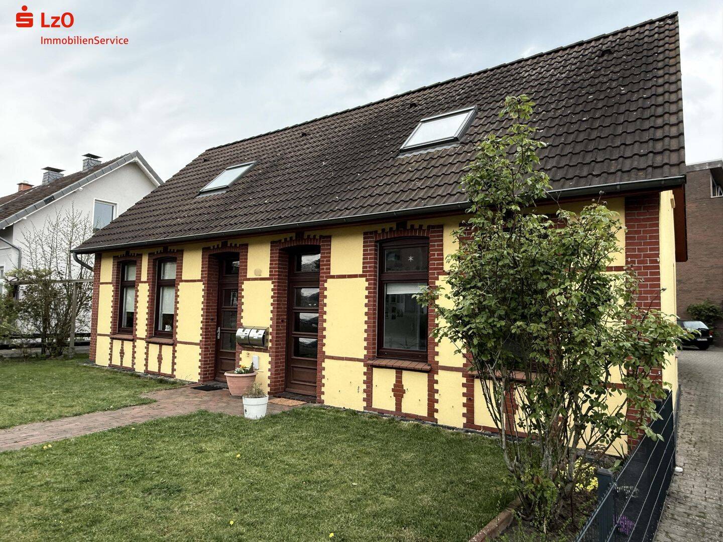 Gepflegtes Doppelhaus in begehrter Lage, 26129 Oldenburg (Oldb) (Bloherfelde Innenstadt Wechloy)