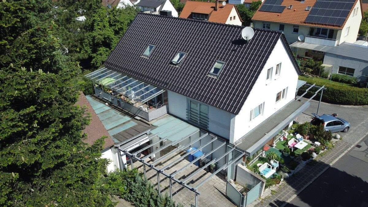 *Attraktives Mehrfamilienhaus mit Potenzial für 6 Wohneinheiten!*, 90449 Nürnberg (Gebersdorf Neuröthenbach Röthenbach bei Schweinau)