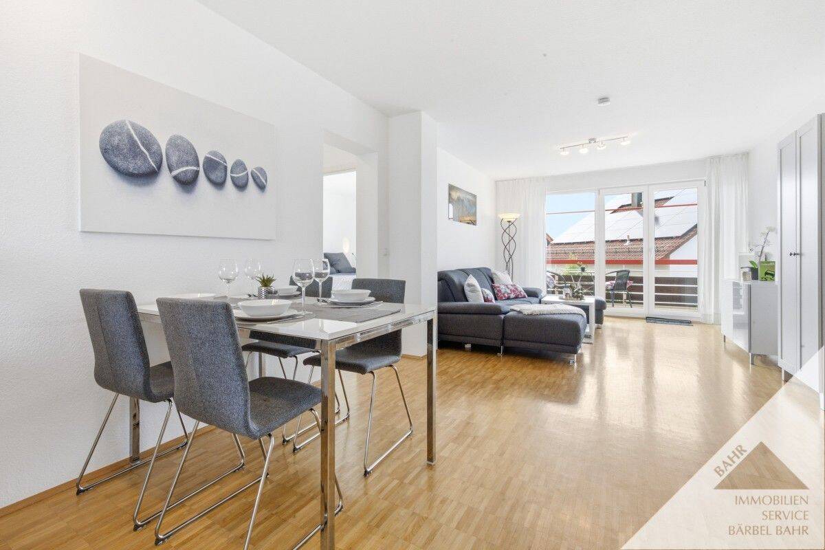 Reinkommen-Ankommen! Attraktive 3-Zimmer-Wohnung mit Südbalkon in zentraler Lage von Sindelfingen, 71063 Sindelfingen