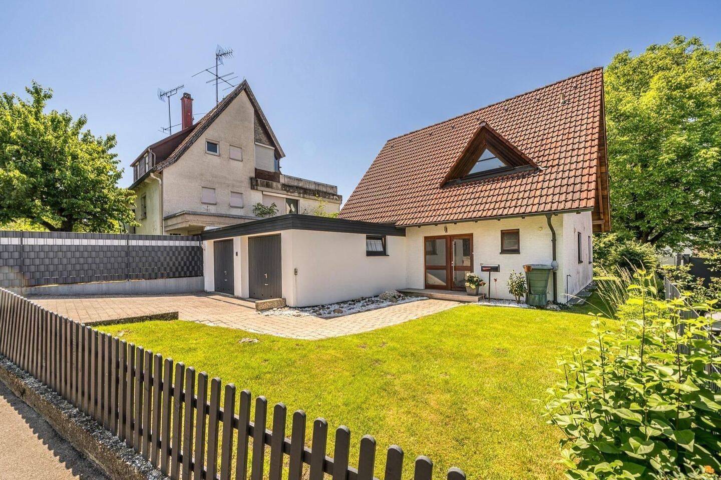 Wohnen im Grünen: Einfamilienhaus in begehrter Lager, 73655 Urbach