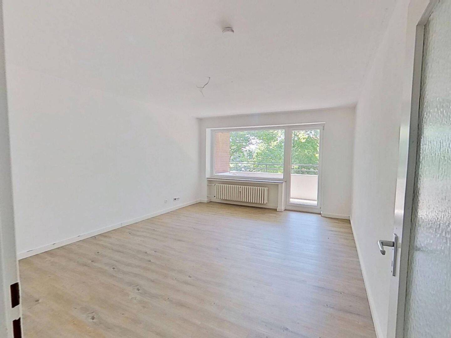 Großzügig geschnittene 3-Zimmer-Wohnung mit BALKON und EBK in Lübeck-Buntekuh, 23558 Lübeck (Buntekuh Sankt Lorenz Nord Sankt Lorenz Süd)