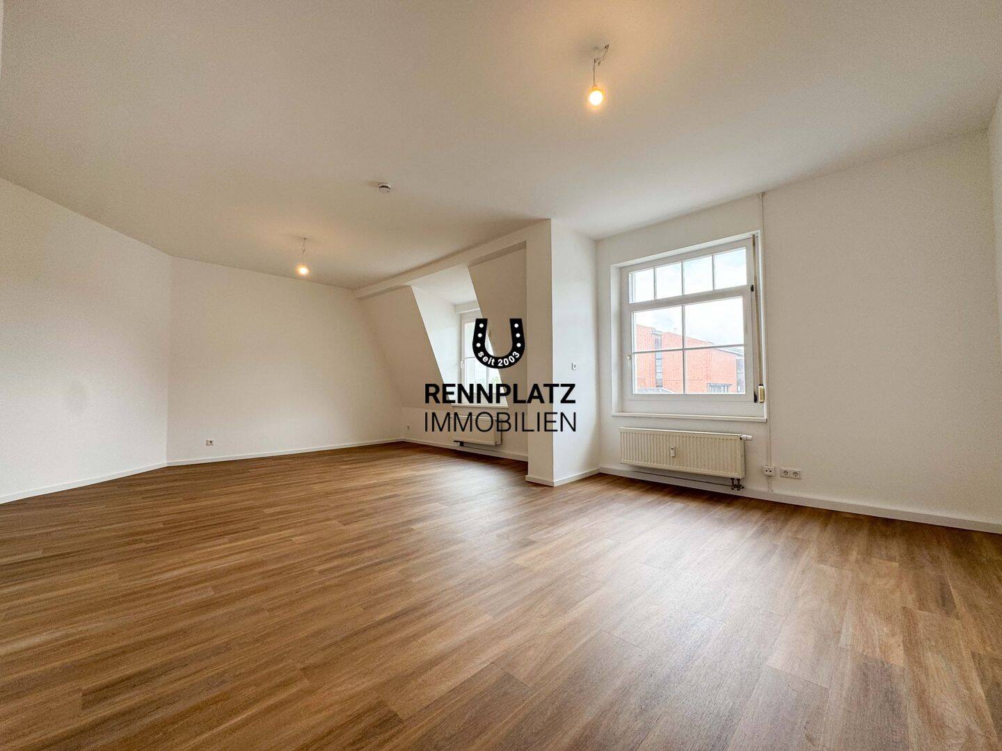 Renovierte Altbauwohnung mit 2 Zimmern und Domblick am Östlichen Altstadtrand. Frei., 93055 Regensburg (Brandlberg-Keilberg Burgweinting-Harting Innenstadt Ostenviertel Schwabelweis)
