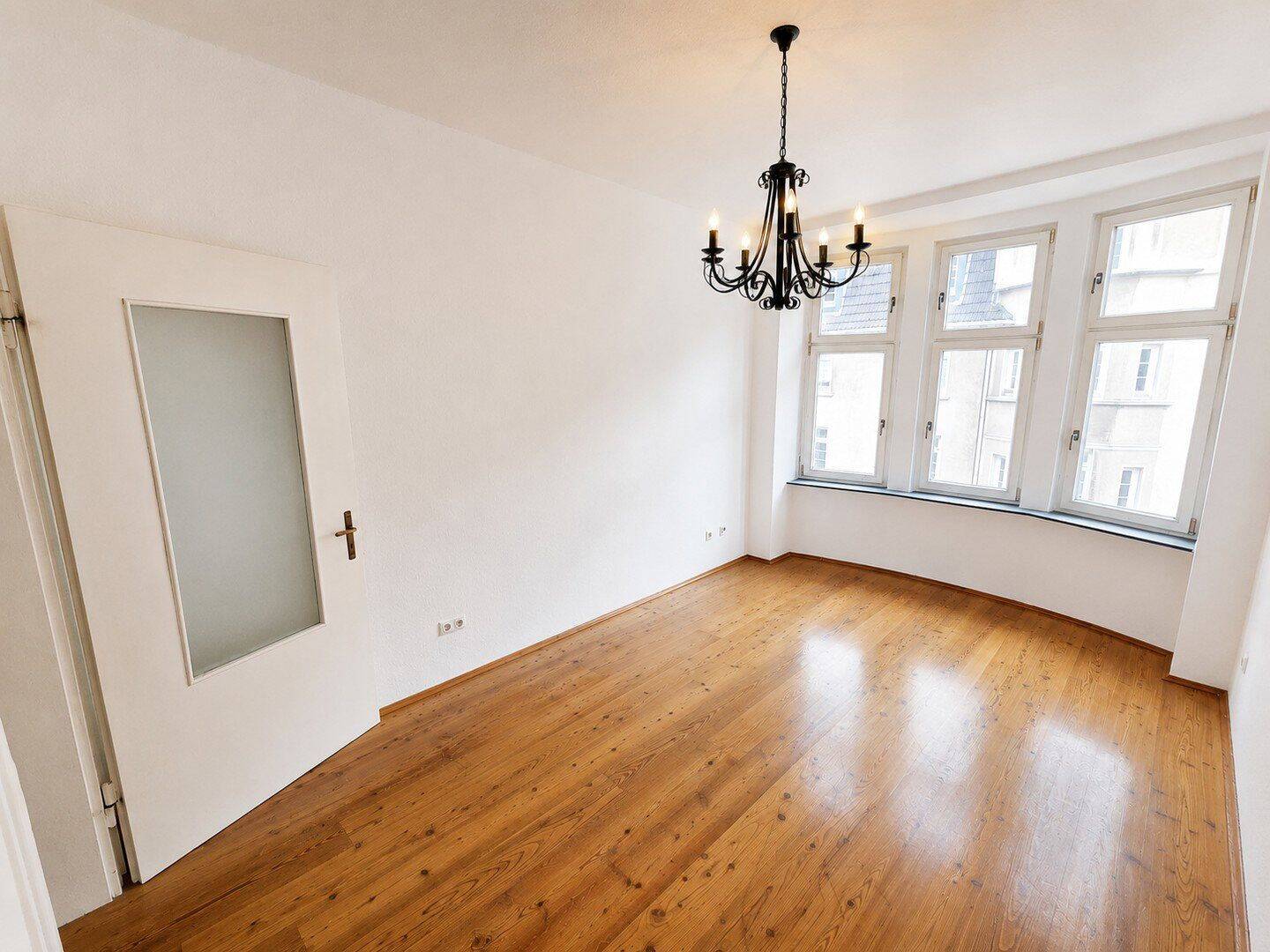 Frisch sanierte 3-Zimmer Altbauwohnung, 45145 Essen (Frohnhausen Holsterhausen)