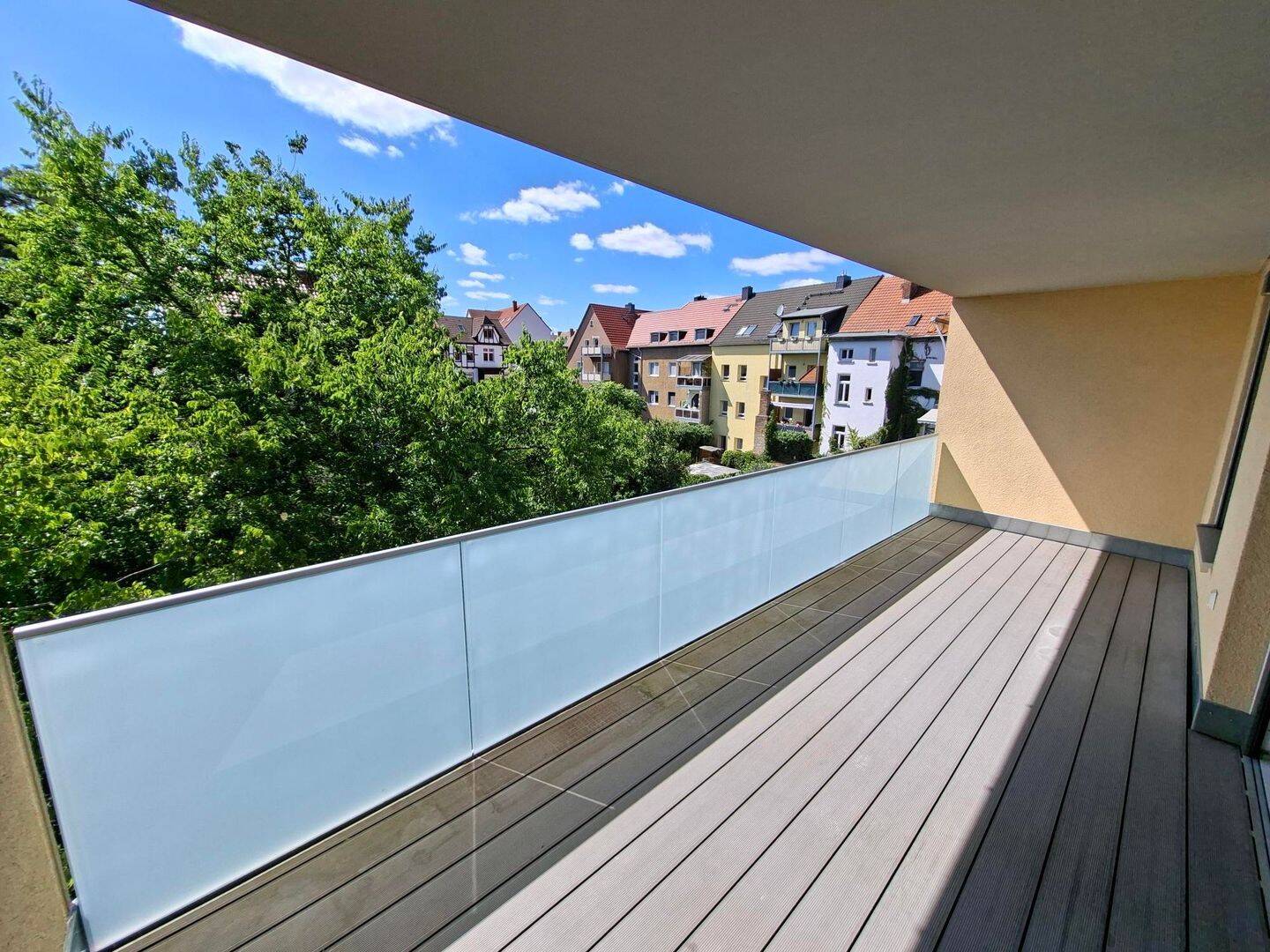 barrierearme 2-Raumwohnung mit Balkon und ebenerdiger Dusche in der Teichperle, 6217 Merseburg