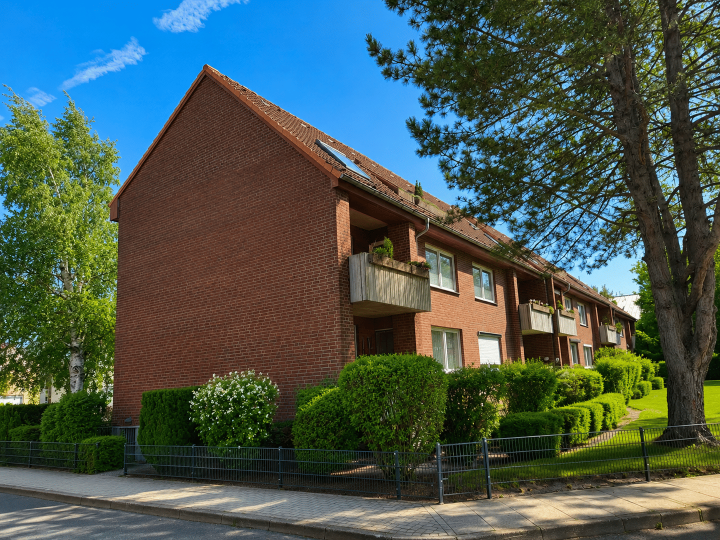 Liebevoll gepflegte Dachgeschosswohnung inkl. Stellplatz!, 25337 Elmshorn