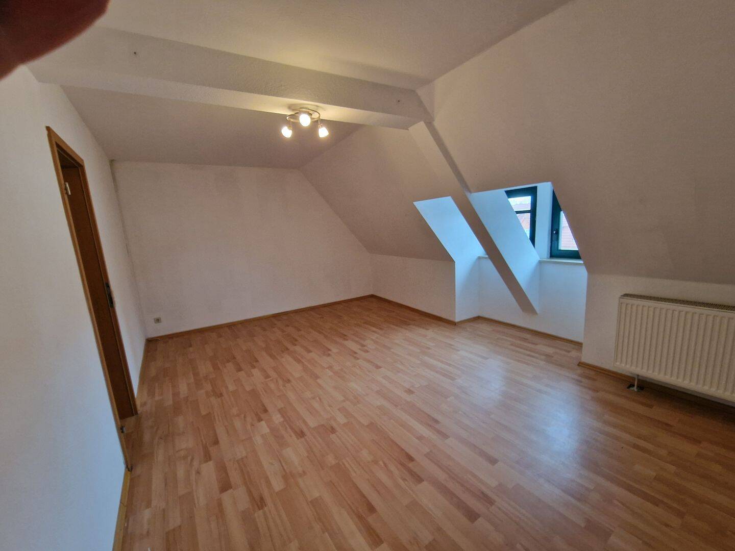 Attraktives Stadthaus mit Gewerbefläche und Wohnung in Döbeln – Ihre Chance auf vielseitige Nutzung!, 4720 Döbeln
