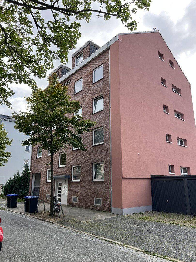 Moderne Dachgeschosswohnung in Hauptbahnhofsnähe, 27570 Bremerhaven (Geestemünde)