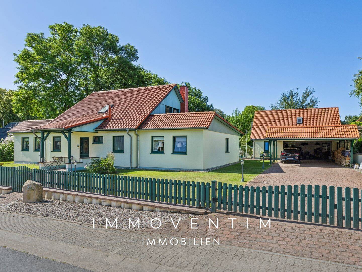 Wohnen mit Urlaubsgefühl – Einfamilienhaus mit Pool, Wintergarten, Gästehaus & PV-Anlage, 18249 Bernitt