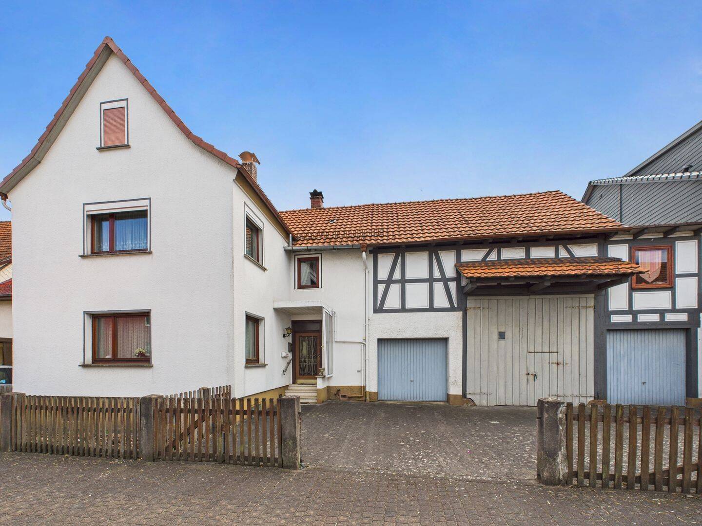 Einfamilienhaus mit angrenzender Scheune und Garten in Wildeck-Obersuhl, 36208 Wildeck