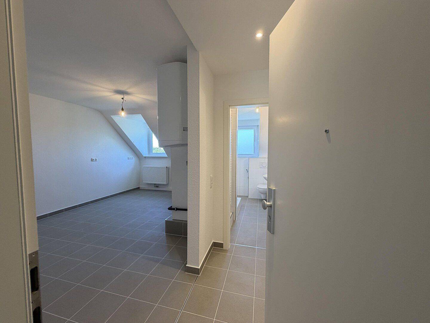 Erstbezug nach Kernsanierung – Hochwertige 2-Zimmer-Altbauwohnung in der Karlsruher Weststadt, 76133 Karlsruhe