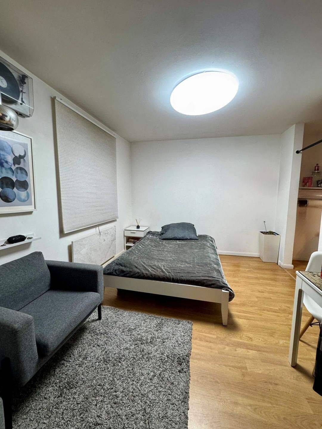 Modernisierte 1-Zimmer-Wohnung mit Einbauküche in zentraler Lage von Nürnberg, 90429 Nürnberg