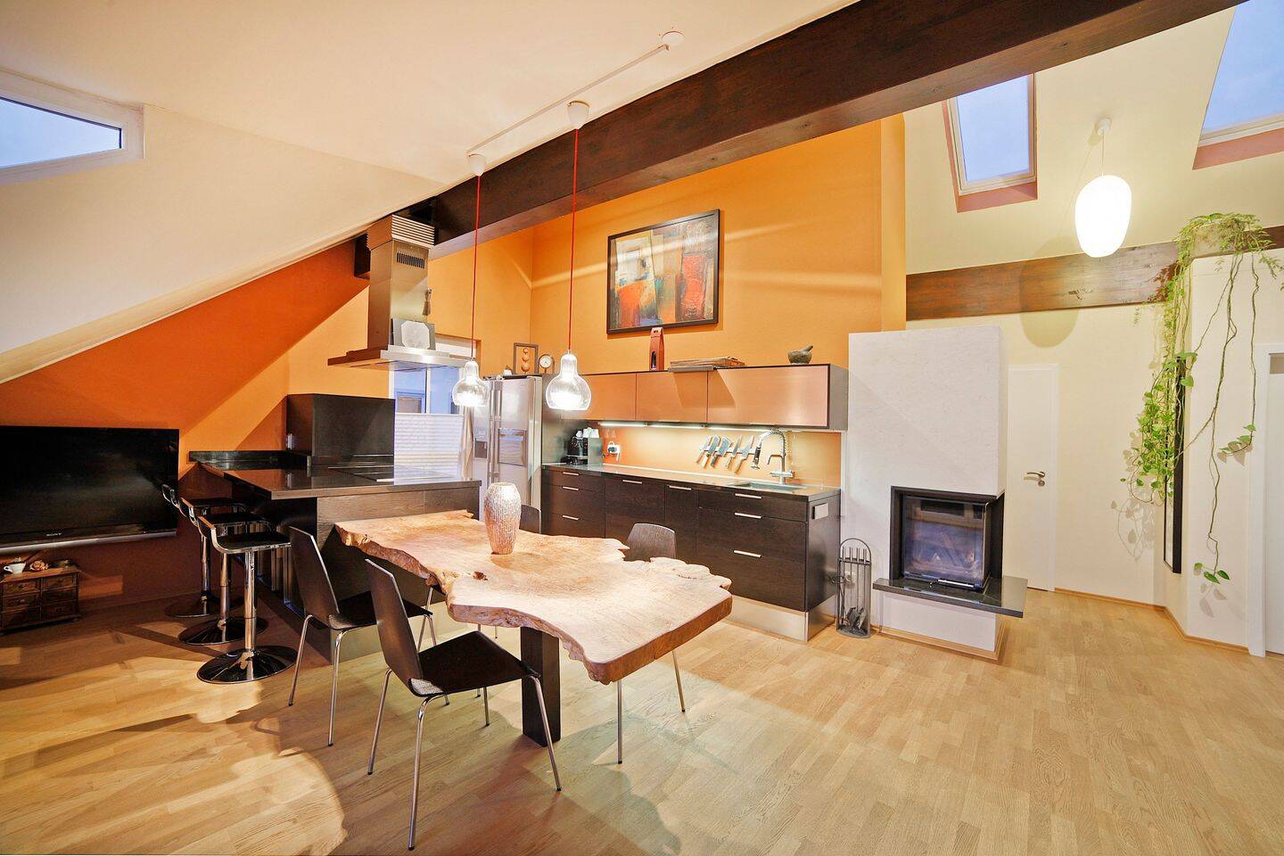 Möbliert: Luxurieuse 3-Zimmer Dachgeschosswohnung in München Trudering, 81827 München (Ramersdorf-Perlach Trudering-Riem)