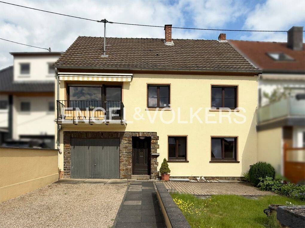Solides Zweifamilienhaus in bevorzugter Wohnlage, 56566 Neuwied
