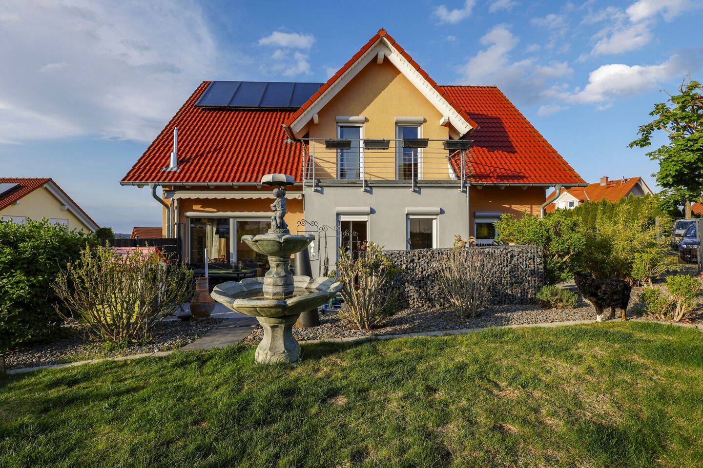 Exklusives Einfamilienhaus mit Gewerbeeinheit in Winterlingen-Benzingen, 72474 Winterlingen