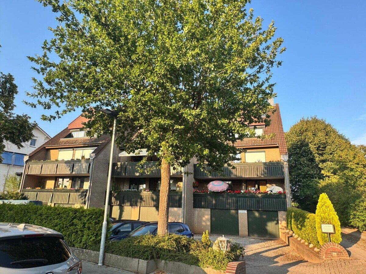 Vermietete Eigentumswohnung über zwei Ebenen, Balkon und Garage in 23689 Pansdorf, 23689 Ratekau