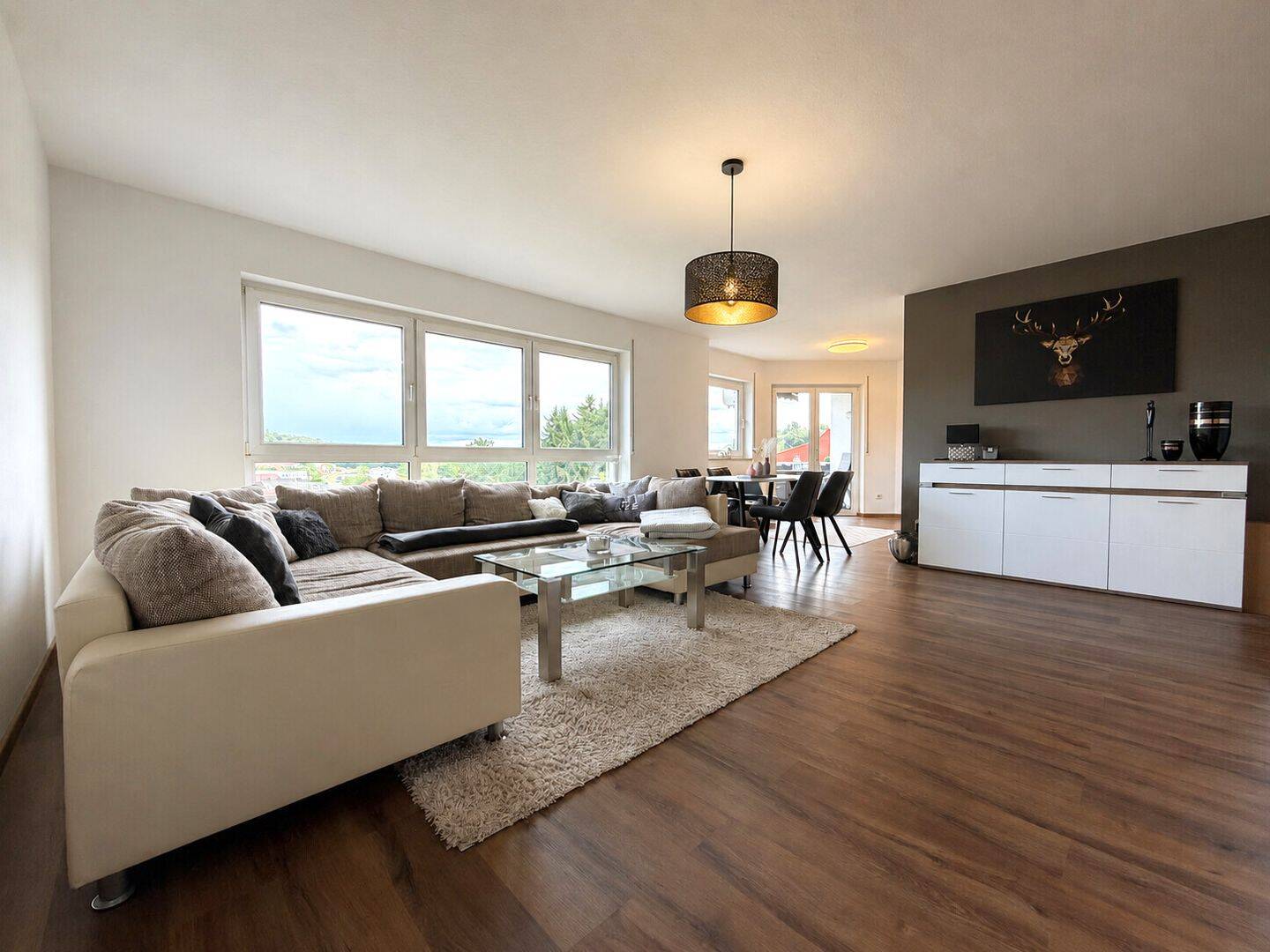 Wohnqualität trifft Werthaltigkeit – Modernisierte 3-Zimmer-Wohnung mit hochwertiger Ausstattung & traumhaftem Fernblick, 35315 Homberg (Ohm)