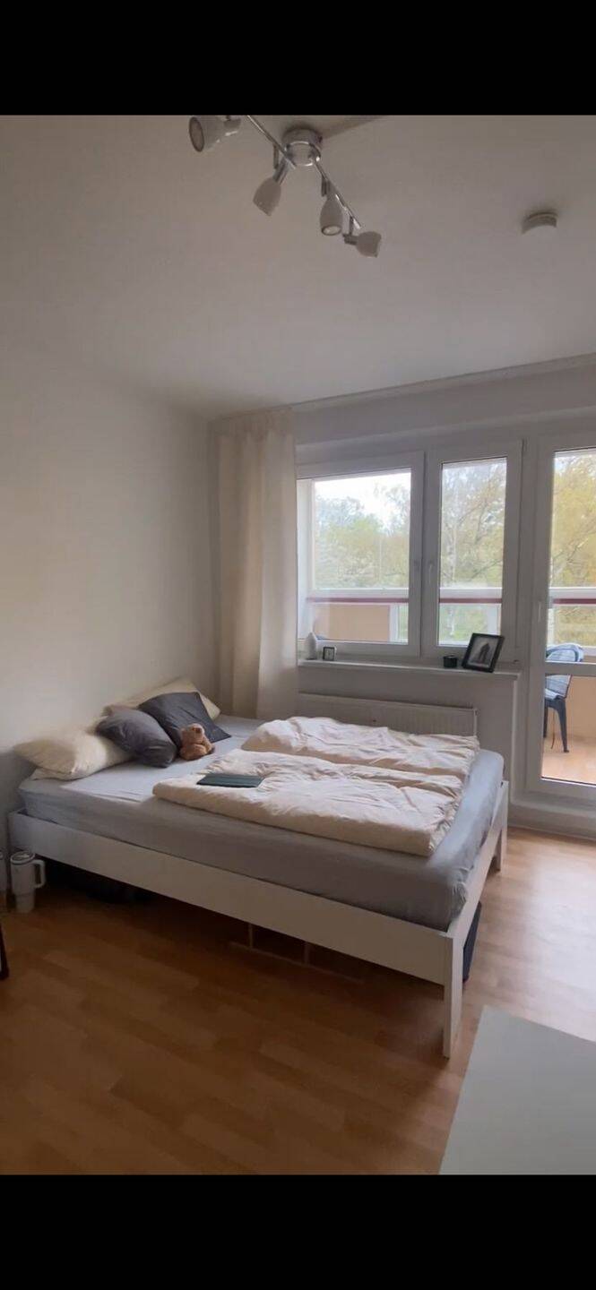Nachmieter gesucht – Helle 26 m² Wohnung mit Balkon in ruhiger Lage, 99097 Erfurt (Egstedt am Steiger Melchendorf Waltersleben Wiesenhügel)