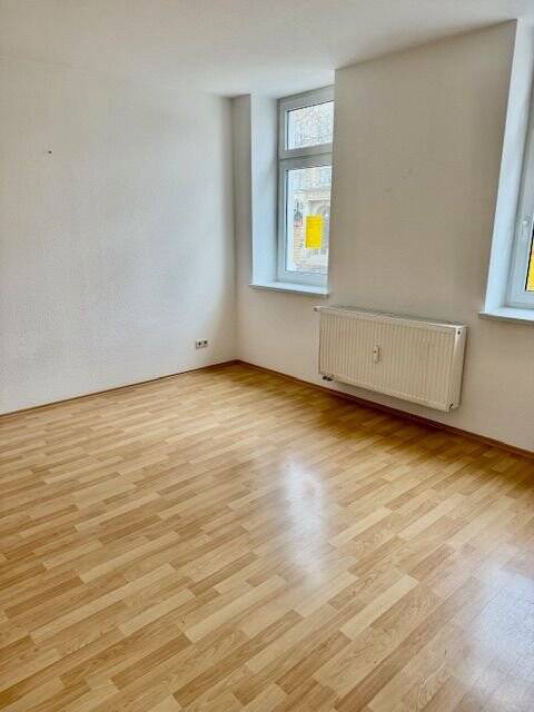 Sofort beziehbare 3-Raum Wohnung im EG in guter Lage von  Hartha, 4746 Hartha
