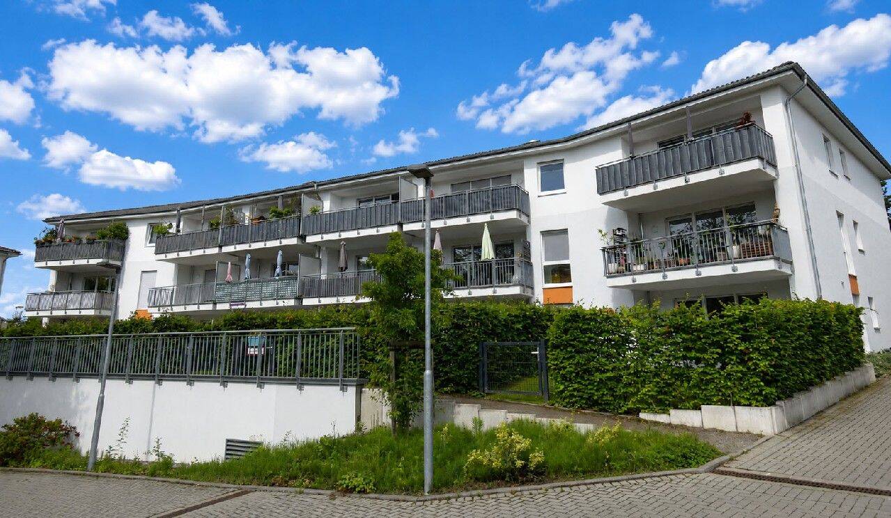 Modern geschnittene 4-Zimmer-Erdgeschoss-Wohnung mit Garten und Einbauküche!, 51377 Leverkusen (Alkenrath Manfort Schlebusch Steinbüchel)