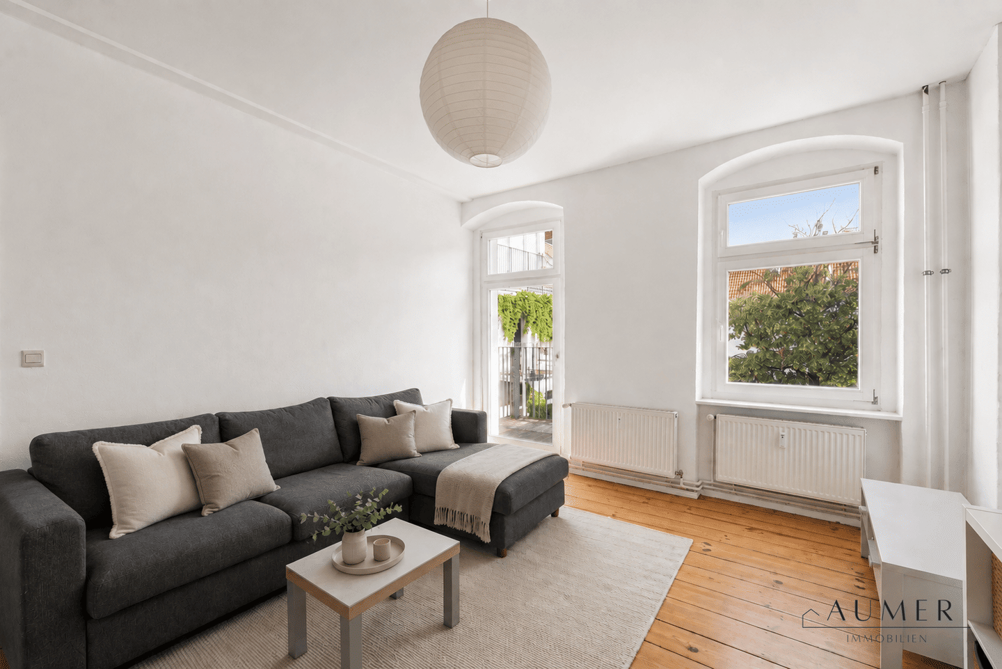 Helle 2-Zimmer-Altbauwohnung mit Balkon im ruhigen Hinterhaus